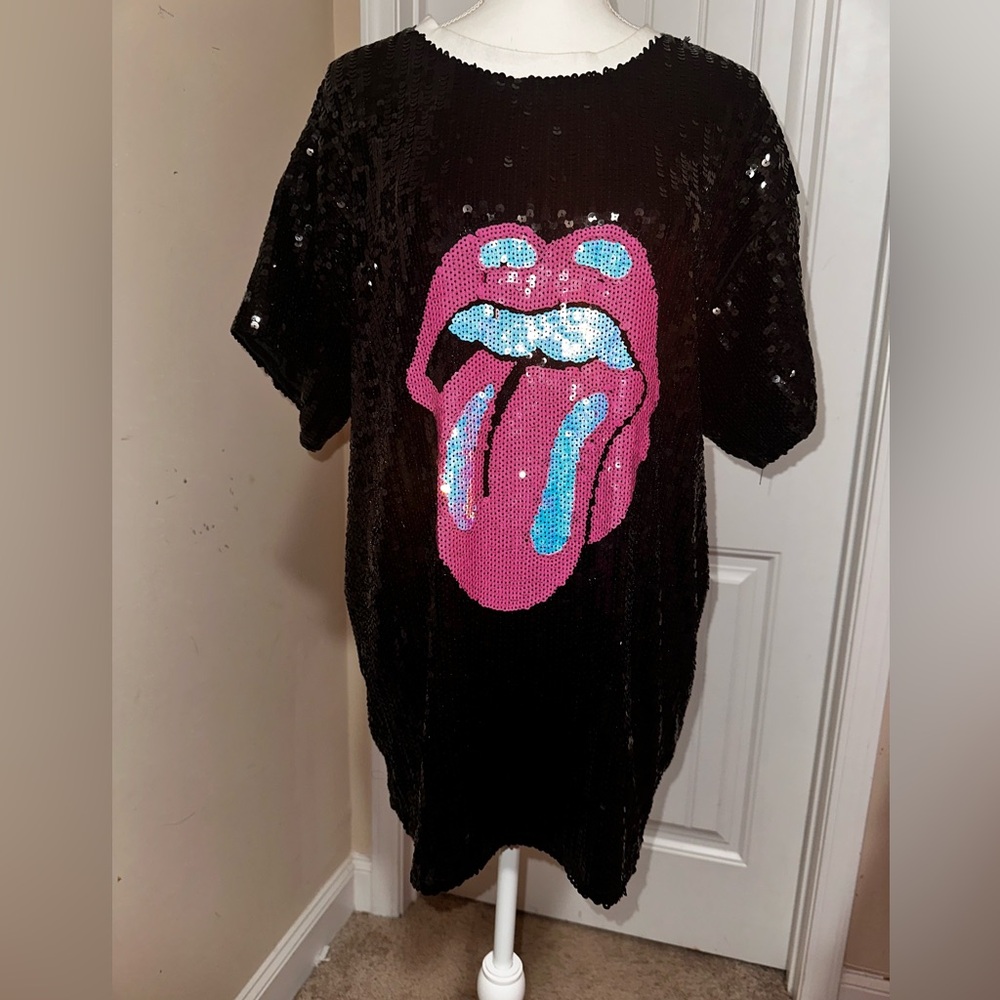 Sequin Graphic Tunic Top - Black with Pink & Blue Tongue Motif